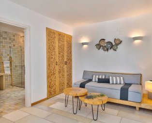 Calma Boutique Hotel: Ένα ήρεμο καταφύγιο στις Αγκαθωπές Σύρου