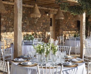 Cavo Fregada Syros: Χαλάρωση και ηρεμία με απαράμιλλη θέα στη θάλασσα