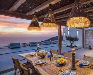 Cavo Fregada Syros: Χαλάρωση και ηρεμία με απαράμιλλη θέα στη θάλασσα