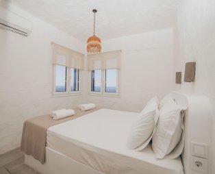 Eternal Blue Kythnos: Η διαχρονική γοητεία συναντά την κυκλαδίτικη ηρεμία