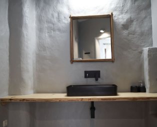 Eternal Blue Kythnos: Η διαχρονική γοητεία συναντά την κυκλαδίτικη ηρεμία