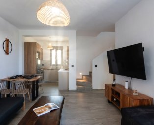 Filia Skyros: Μια μποέμ απόδραση στο απέραντο γαλάζιο του Αιγαίου