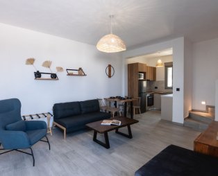 Filia Skyros: Μια μποέμ απόδραση στο απέραντο γαλάζιο του Αιγαίου