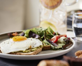 Karavaki: Μια γαστρονομική εμπειρία με θέα το ηλιοβασίλεμα της Μυκόνου