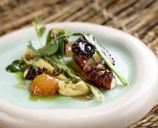 Karavaki: Μια γαστρονομική εμπειρία με θέα το ηλιοβασίλεμα της Μυκόνου