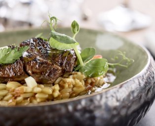 Karavaki: Μια γαστρονομική εμπειρία με θέα το ηλιοβασίλεμα της Μυκόνου