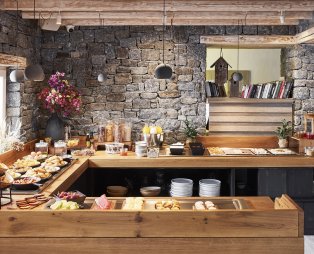 Karavaki: Μια γαστρονομική εμπειρία με θέα το ηλιοβασίλεμα της Μυκόνου