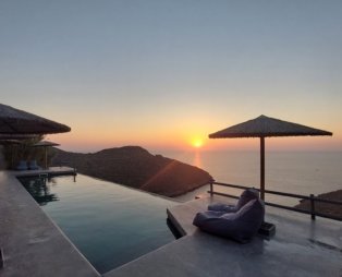 Kastella Sunset Villas: Η απόλυτη ηρεμία στην Κύθνο με θέα το Αιγαίο