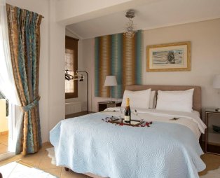 Nostalgia Seaview House: Απόδραση με θέα στην Ανάβυσσο