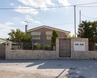 Nostalgia Seaview House: Απόδραση με θέα στην Ανάβυσσο