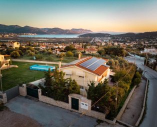 Nostalgia Seaview House: Απόδραση με θέα στην Ανάβυσσο