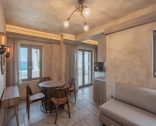 Skyros Trias: Ένας παράδεισος ηρεμίας στη Σκύρο