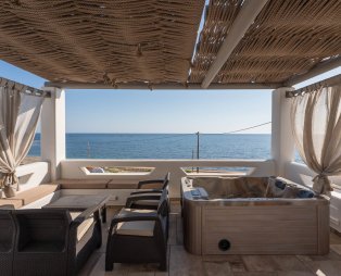 Skyros Trias: Ένας παράδεισος ηρεμίας στη Σκύρο