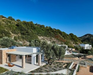 Themis Homes: Ονειρεμένο καταφύγιο διακοπών δίπλα στη Χώρα της Σκύρου