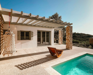 Themis Homes: Ονειρεμένο καταφύγιο διακοπών δίπλα στη Χώρα της Σκύρου