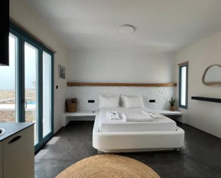 Thronos Suites: Μια γαλήνια όαση στην Άνω Μερά της Μυκόνου