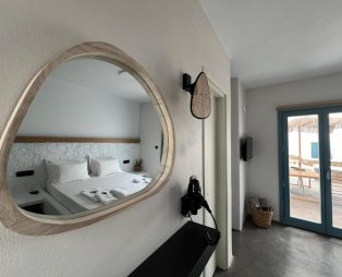 Thronos Suites: Μια γαλήνια όαση στην Άνω Μερά της Μυκόνου