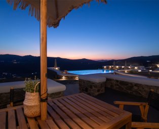 Thronos Suites: Μια γαλήνια όαση στην Άνω Μερά της Μυκόνου