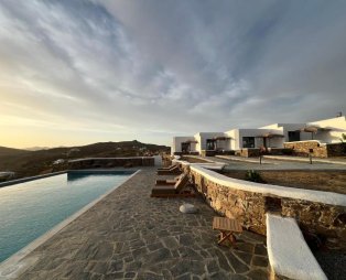 Thronos Suites: Μια γαλήνια όαση στην Άνω Μερά της Μυκόνου