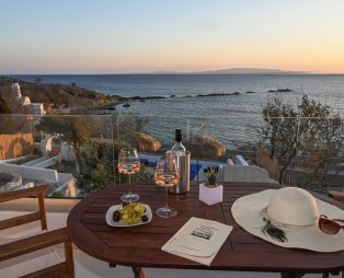 Vetus Portum Suites Tinos: Σύγχρονη φιλοξενία σε ένα ιστορικό σημείο της Τήνου