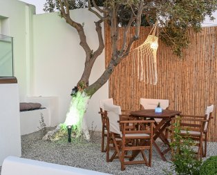Vetus Portum Suites Tinos: Σύγχρονη φιλοξενία σε ένα ιστορικό σημείο της Τήνου