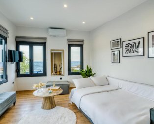 Windmill Escape Apartments: Μια κομψή απόδραση με θέα στους ανεμόμυλους της Χίου