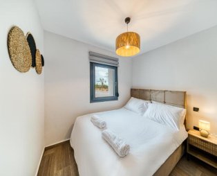Windmill Escape Apartments: Μια κομψή απόδραση με θέα στους ανεμόμυλους της Χίου