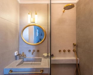 Camara Suites: Διαμονή σε ένα ιστορικό αρχοντικό της Άνδρου με θέα στη θάλασσα