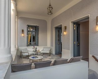 Camara Suites: Διαμονή σε ένα ιστορικό αρχοντικό της Άνδρου με θέα στη θάλασσα