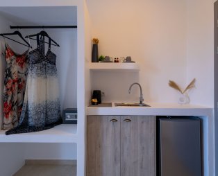 Cezaria Naxos: Ένα γαλήνιο καταφύγιο στην καρδιά της Νάξου