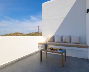 Cezaria Naxos: Ένα γαλήνιο καταφύγιο στην καρδιά της Νάξου
