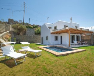 Etesian Villas: Ένας μικρός παράδεισος στην Άνδρο με θέα που κόβει την ανάσα