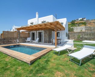 Etesian Villas: Ένας μικρός παράδεισος στην Άνδρο με θέα που κόβει την ανάσα