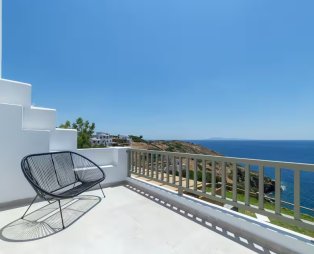 Etesian Villas: Ένας μικρός παράδεισος στην Άνδρο με θέα που κόβει την ανάσα