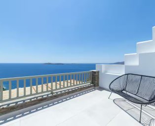 Etesian Villas: Ένας μικρός παράδεισος στην Άνδρο με θέα που κόβει την ανάσα