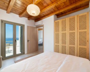 Etesian Villas: Ένας μικρός παράδεισος στην Άνδρο με θέα που κόβει την ανάσα