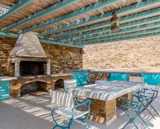 Magganari View: Απόδραση σε μια από τις πιο εκπληκτικές τοποθεσίες της Ίου