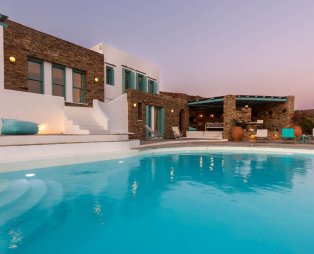 Magganari View: Απόδραση σε μια από τις πιο εκπληκτικές τοποθεσίες της Ίου