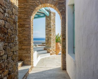 Magganari View: Απόδραση σε μια από τις πιο εκπληκτικές τοποθεσίες της Ίου