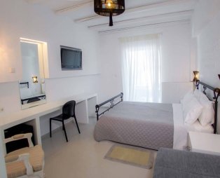 Nicolas Hotel Apartments: Διακοπές στην Άνδρο με θέα το απέραντο γαλάζιο