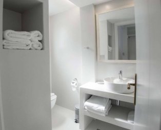 Nicolas Hotel Apartments: Διακοπές στην Άνδρο με θέα το απέραντο γαλάζιο