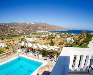 Nicolas Hotel Apartments: Διακοπές στην Άνδρο με θέα το απέραντο γαλάζιο