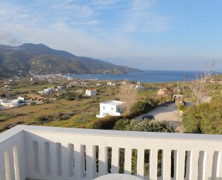 Nicolas Hotel Apartments: Διακοπές στην Άνδρο με θέα το απέραντο γαλάζιο