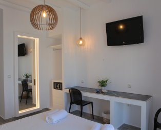 Nicolas Hotel Apartments: Διακοπές στην Άνδρο με θέα το απέραντο γαλάζιο