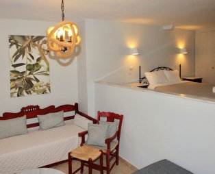 Nicolas Hotel Apartments: Διακοπές στην Άνδρο με θέα το απέραντο γαλάζιο