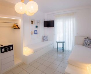 Nicolas Hotel Apartments: Διακοπές στην Άνδρο με θέα το απέραντο γαλάζιο