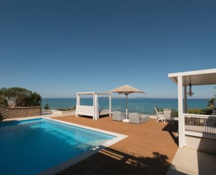 Paralia Luxury Suites: Πολυτελής διαμονή στον Άγιο Στέφανο Κέρκυρας