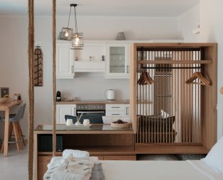 Paralia Luxury Suites: Πολυτελής διαμονή στον Άγιο Στέφανο Κέρκυρας