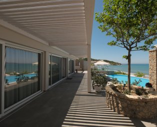 Paralia Luxury Suites: Πολυτελής διαμονή στον Άγιο Στέφανο Κέρκυρας