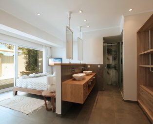 Paralia Luxury Suites: Πολυτελής διαμονή στον Άγιο Στέφανο Κέρκυρας